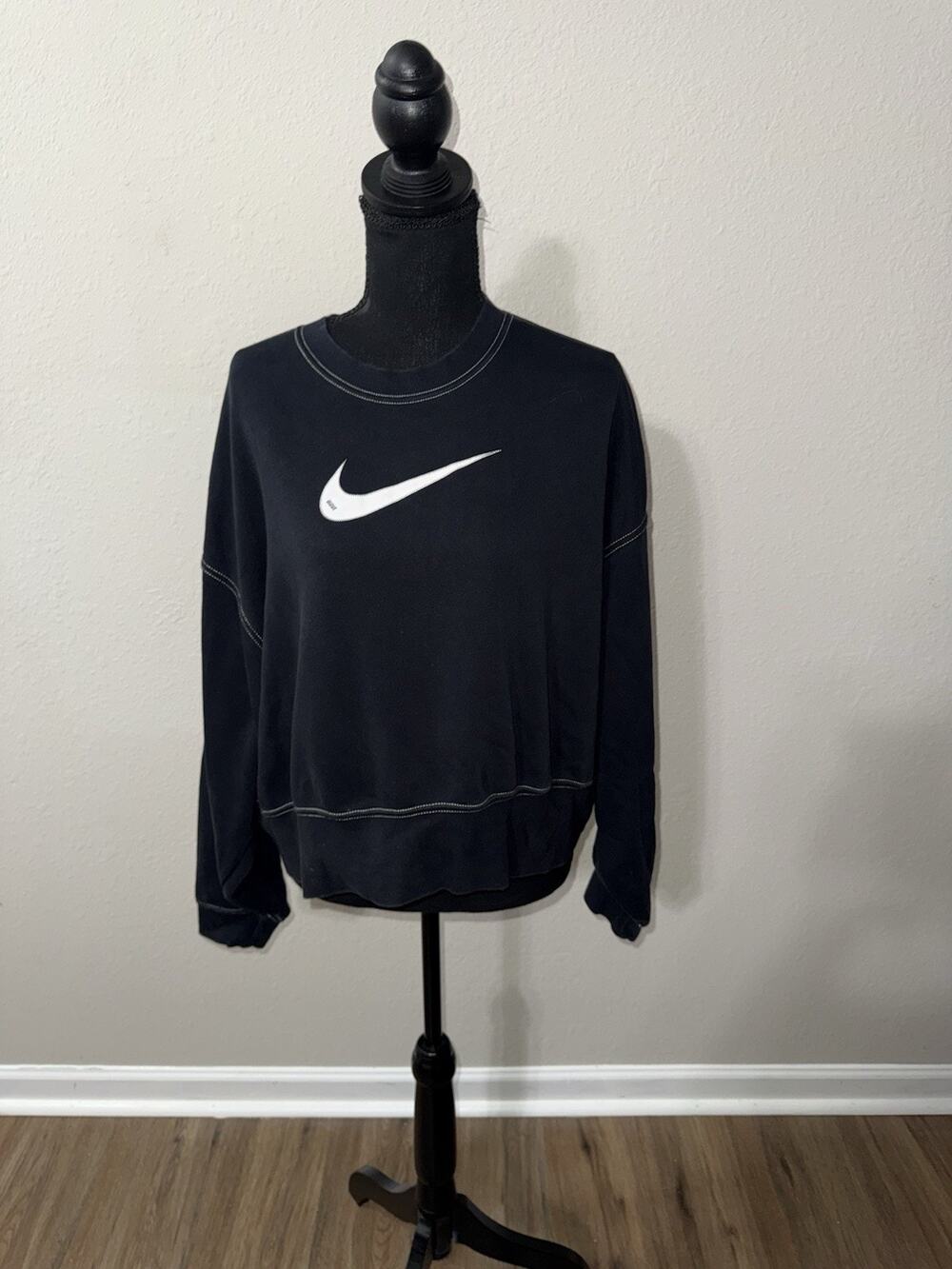 Nike Crewneck Sweatshirt Womens Small Black Contrast Stitch Big Swoosh Pullover